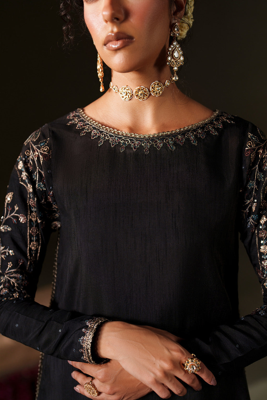 Iznik | Velvet 25 | IV-72 Embroidered Velvet - House Of Hania