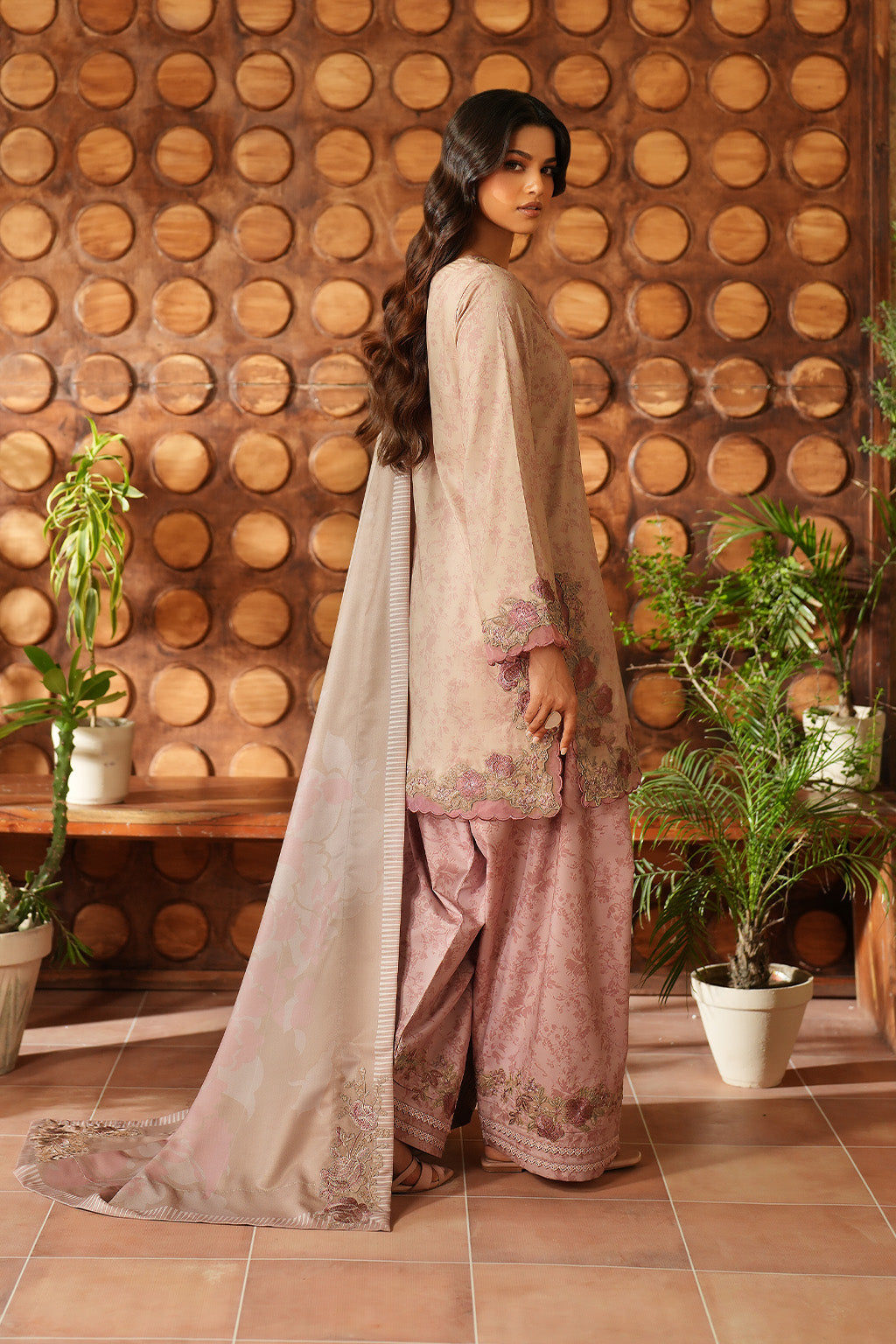 Iznik | Winter 25 | IPF-09 - House Of Hania