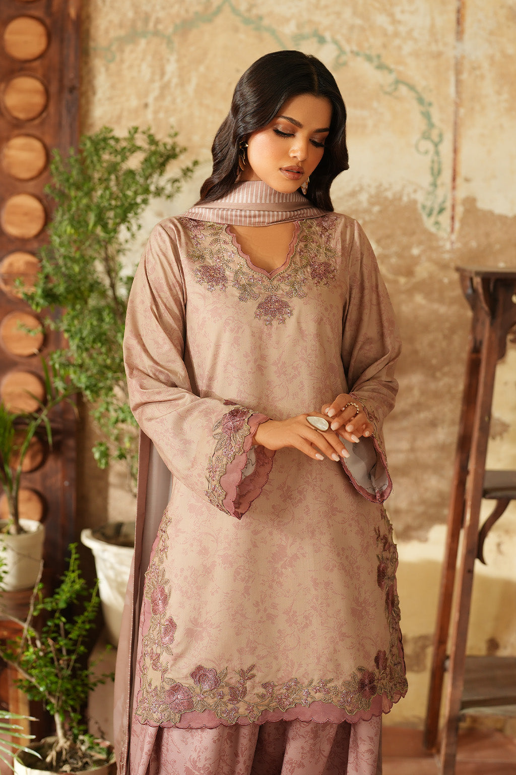 Iznik | Winter 25 | IPF-09 - House Of Hania