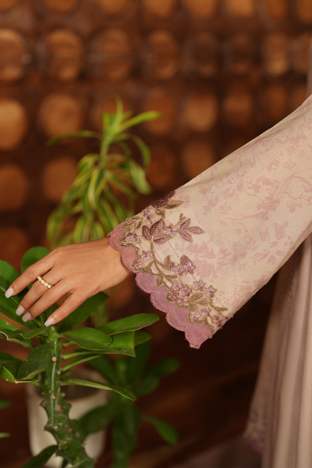 Iznik | Winter 25 | IPF-09 - House Of Hania