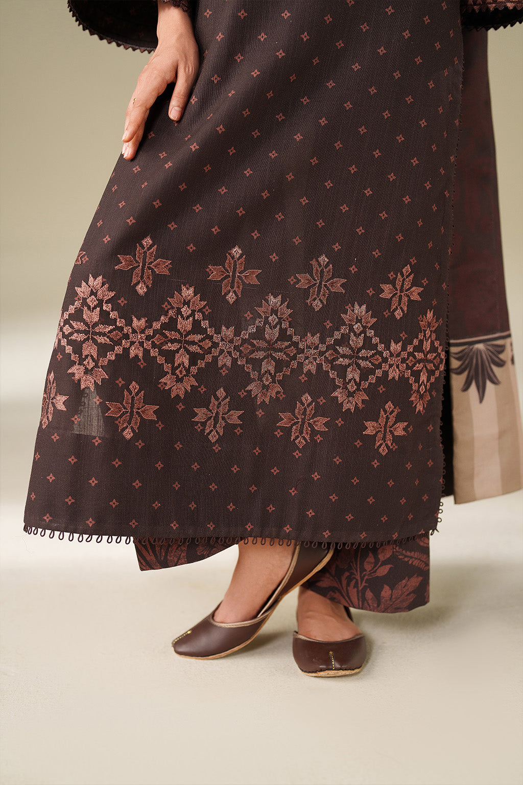 Iznik | Winter Chapter 25 | UE-559 Printed Khaddar - House Of Hania