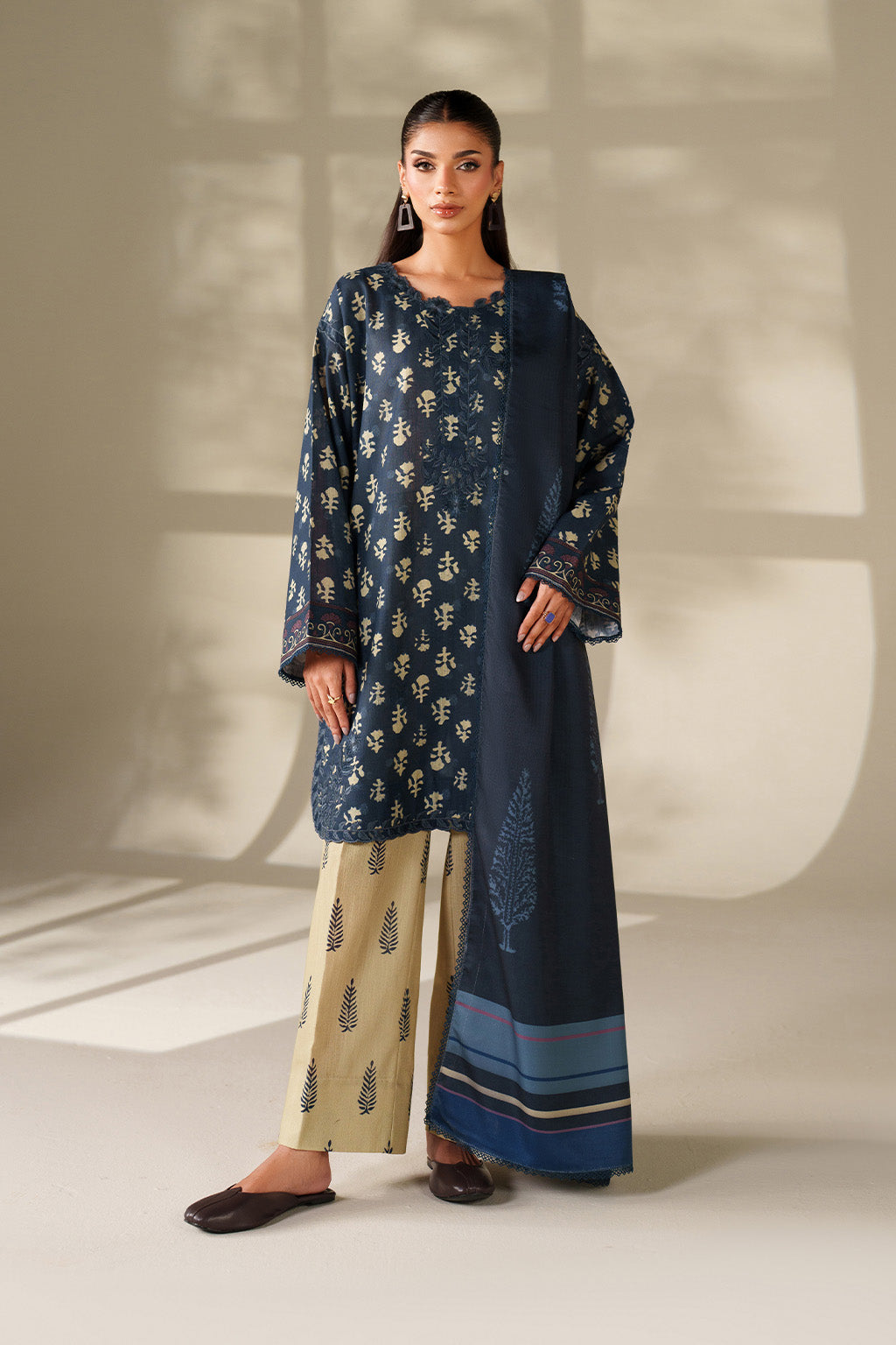 Iznik | Winter Chapter 25 | UE-560 Printed Khaddar - House Of Hania