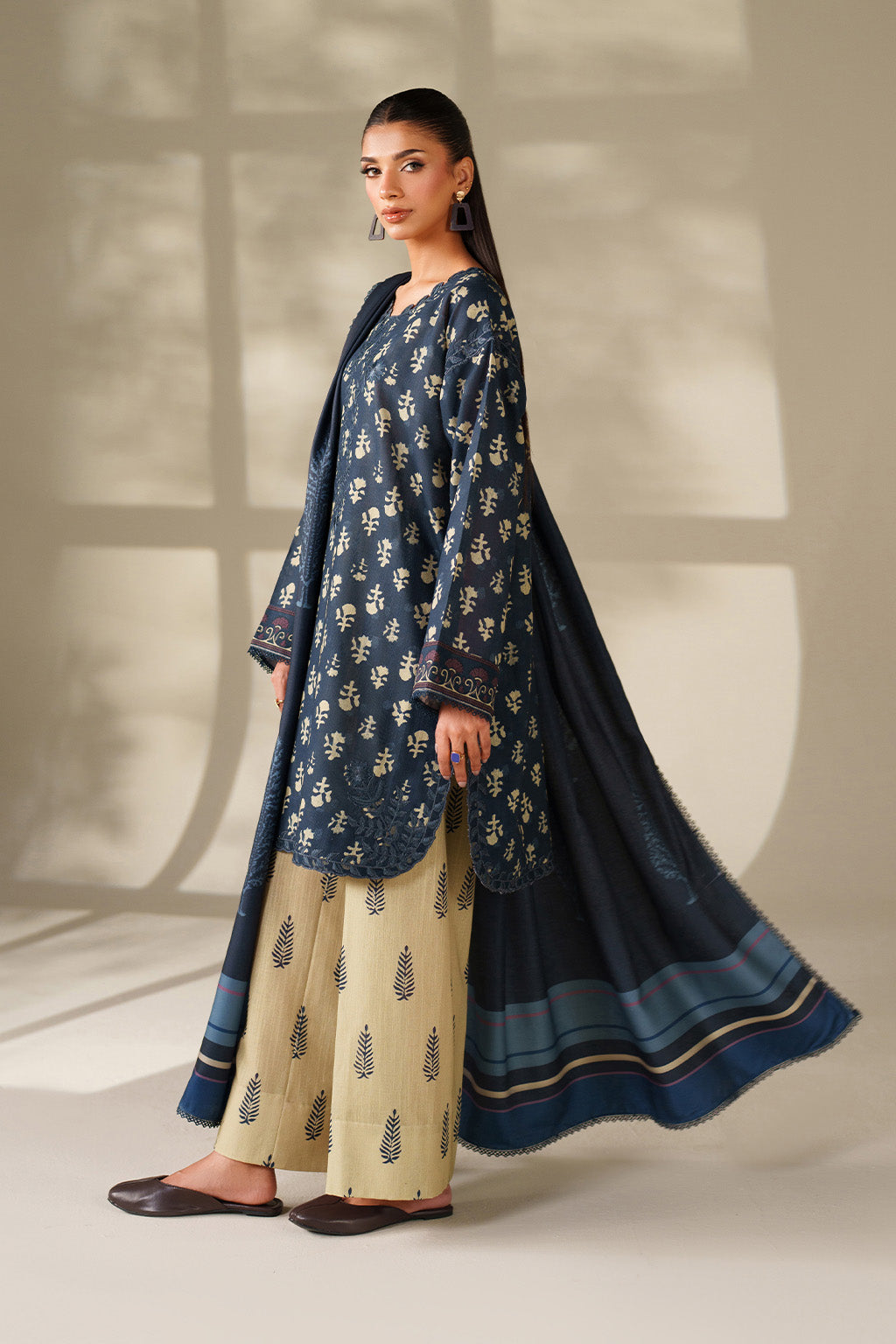 Iznik | Winter Chapter 25 | UE-560 Printed Khaddar - House Of Hania