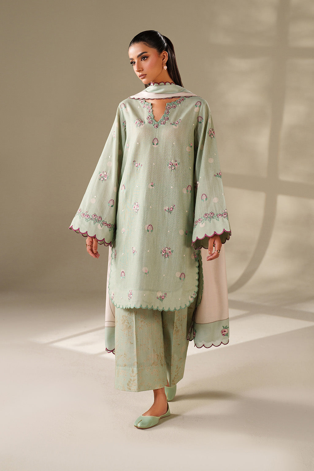 Iznik | Winter Chapter 25 | UE-563 Printed Khaddar - House Of Hania