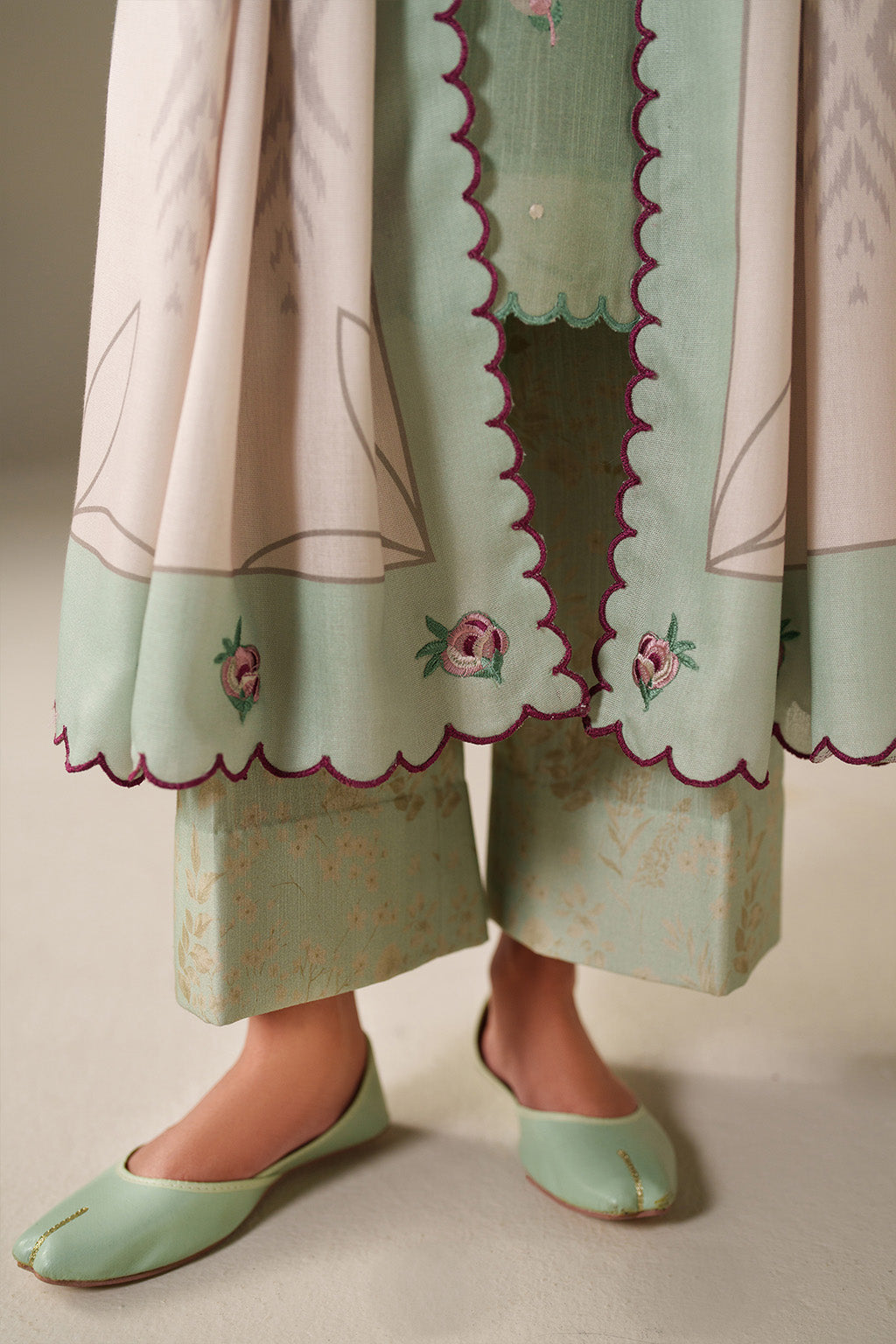 Iznik | Winter Chapter 25 | UE-563 Printed Khaddar - House Of Hania