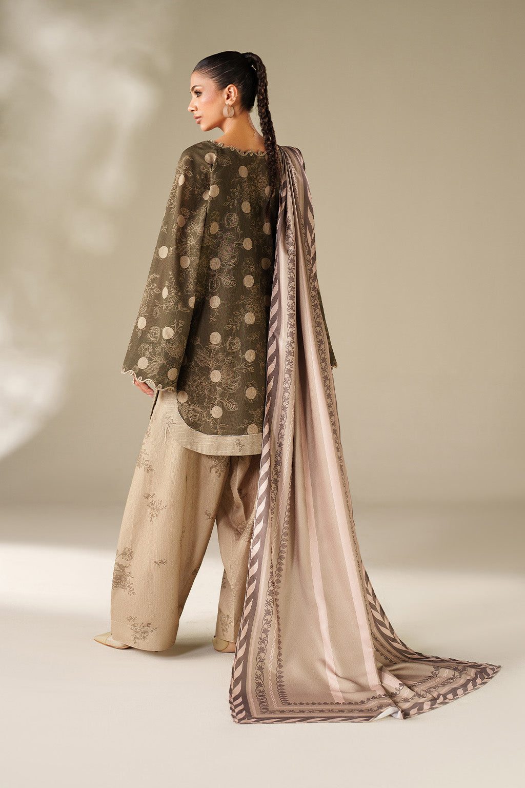 Iznik | Winter Chapter 25 | UE-565 Printed Khaddar - House Of Hania