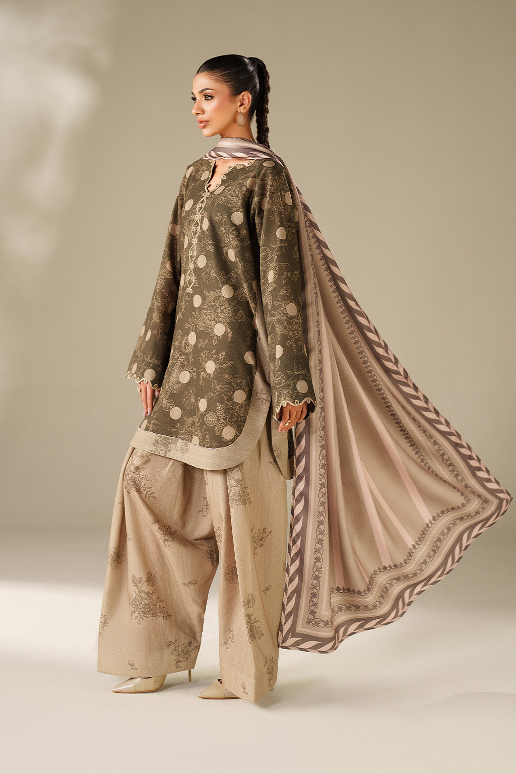 Iznik | Winter Chapter 25 | UE-565 Printed Khaddar - House Of Hania