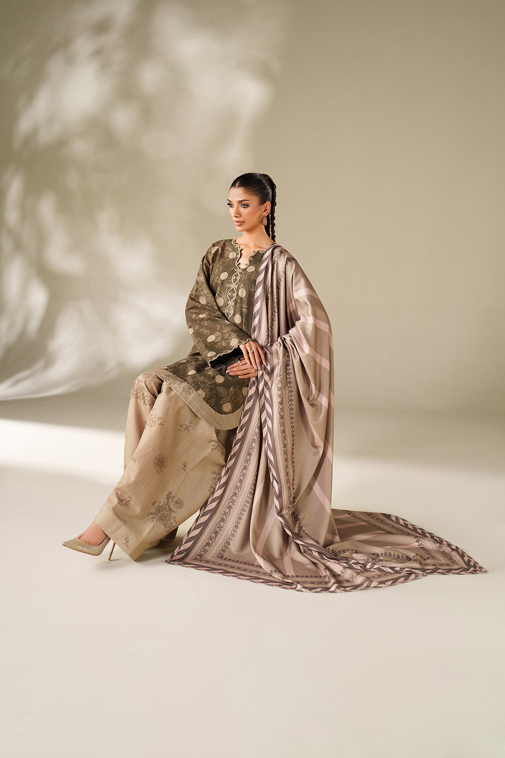 Iznik | Winter Chapter 25 | UE-565 Printed Khaddar - House Of Hania