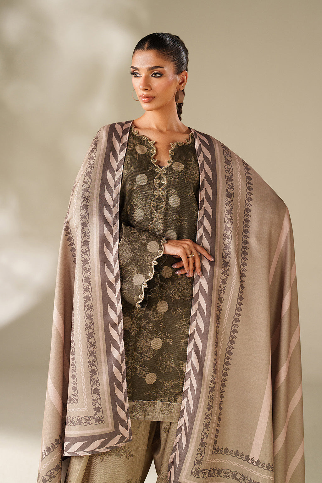 Iznik | Winter Chapter 25 | UE-565 Printed Khaddar - House Of Hania