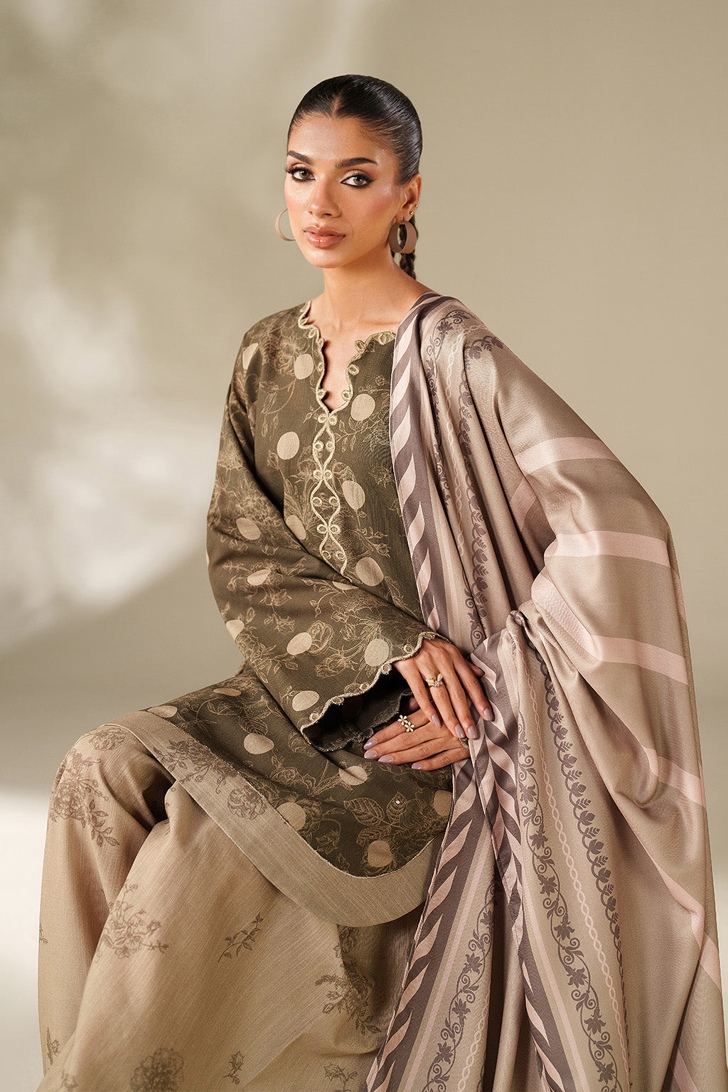 Iznik | Winter Chapter 25 | UE-565 Printed Khaddar - House Of Hania