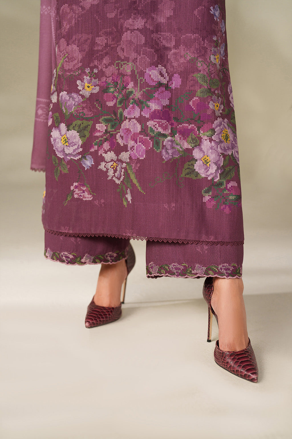 Iznik | Winter Chapter 25 | UE-566 Printed Khaddar - House Of Hania