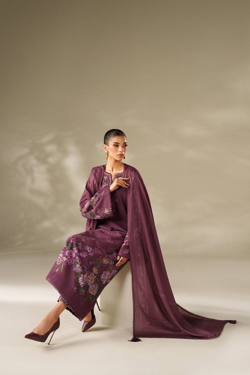 Iznik | Winter Chapter 25 | UE-566 Printed Khaddar - House Of Hania