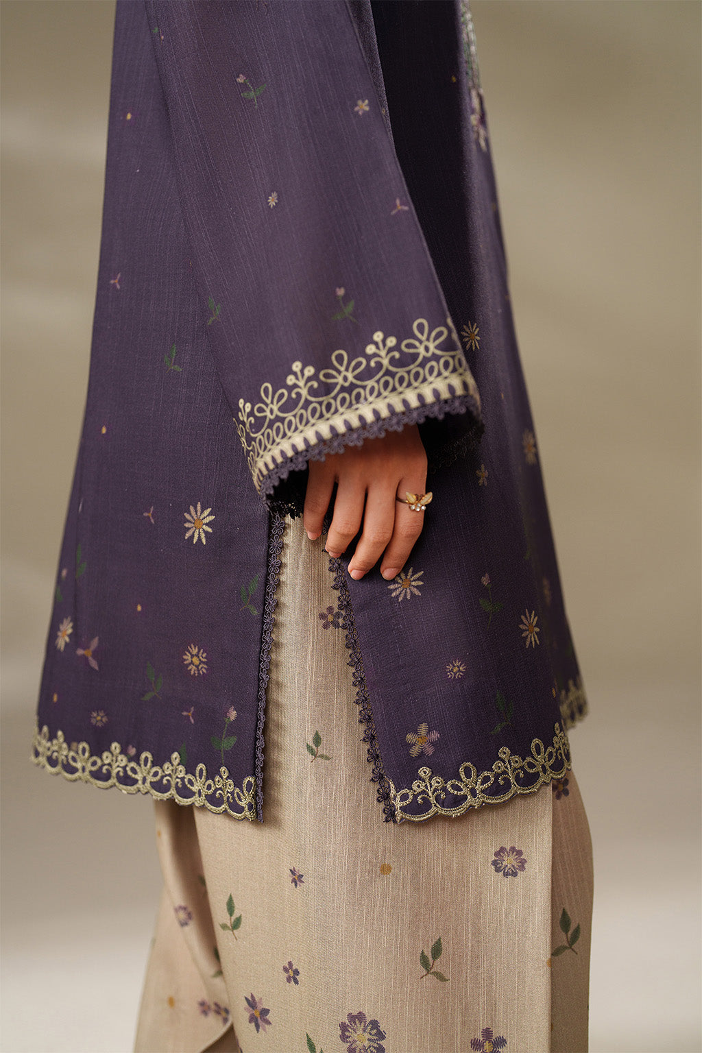 Iznik | Winter Chapter 25 | UE-568 Printed Khaddar - House Of Hania