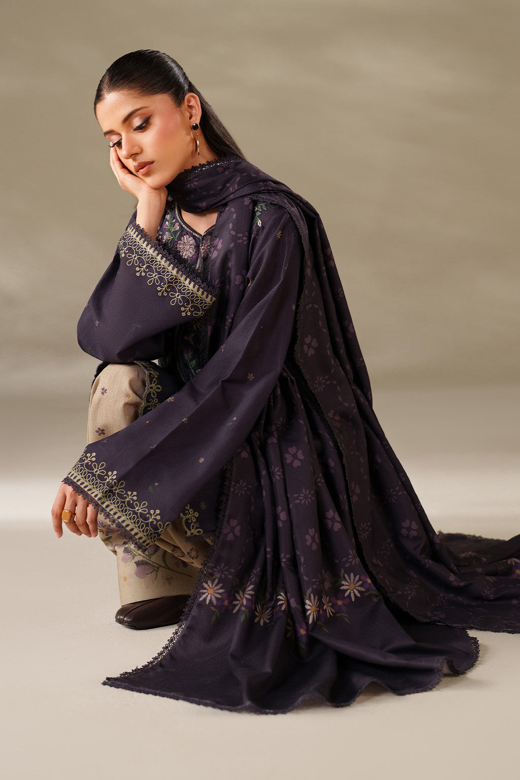 Iznik | Winter Chapter 25 | UE-568 Printed Khaddar - House Of Hania