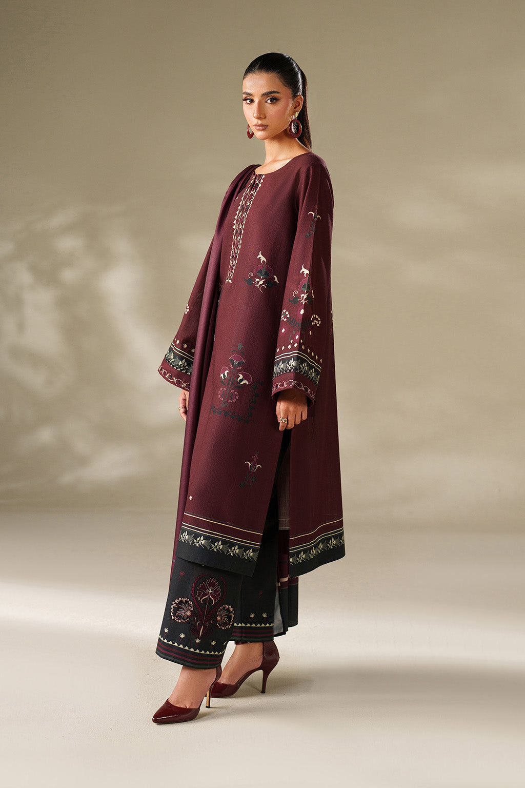Iznik | Winter Chapter 25 | UE-570 Printed Khaddar - House Of Hania