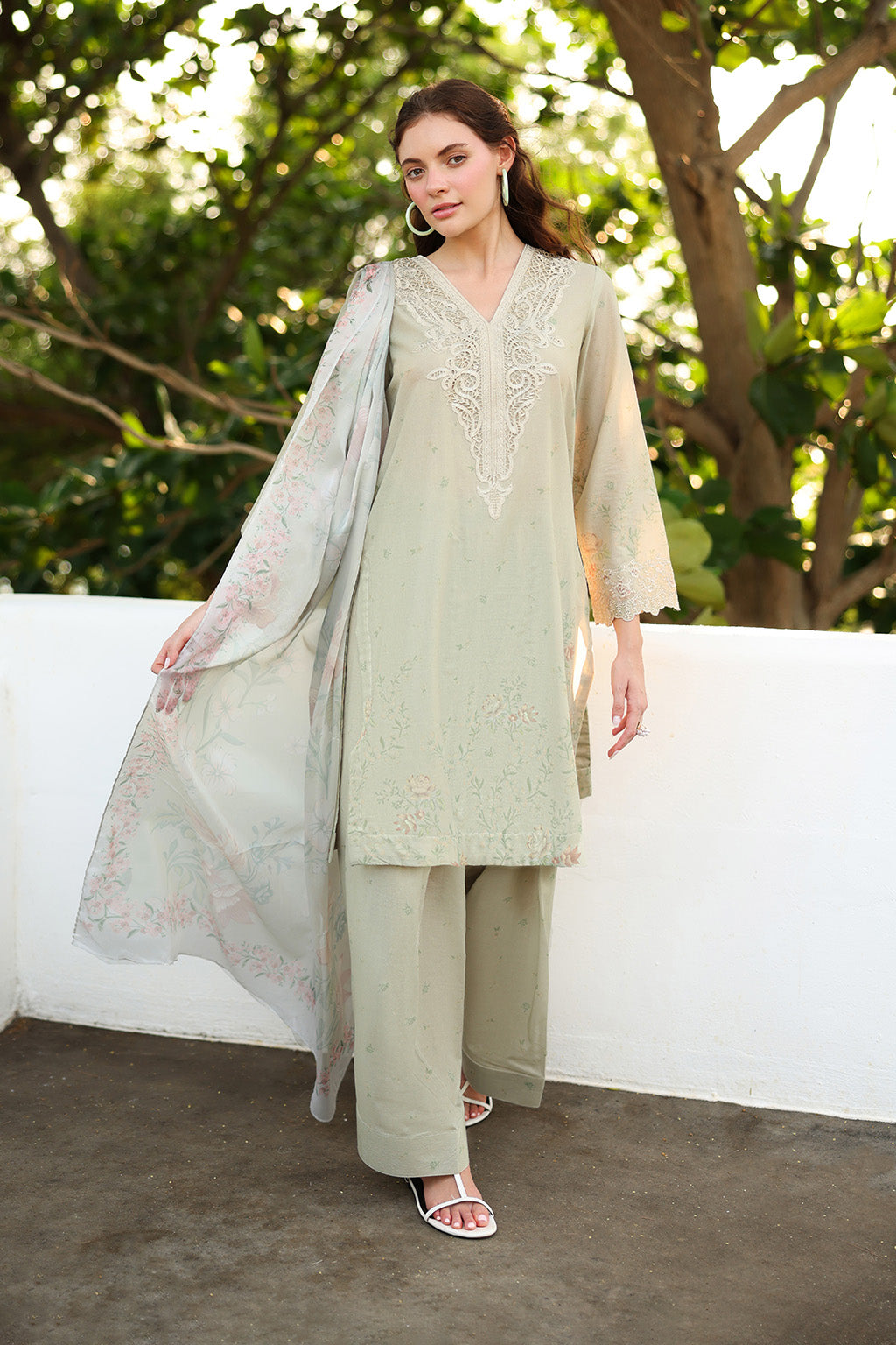 Iznik | lawn 26 | UE-490 - House Of Hania