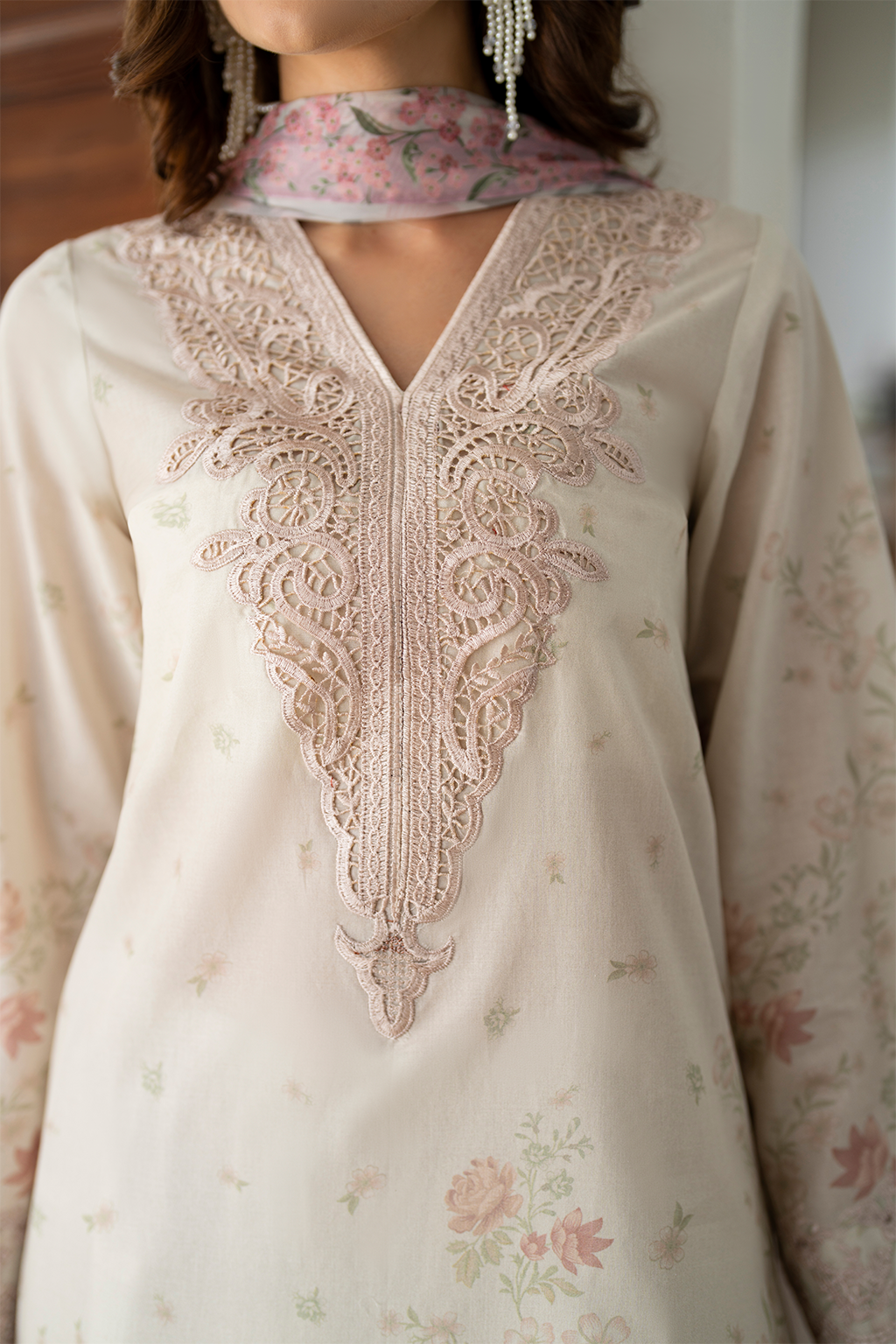 Iznik | lawn 26 | UE-491 - House Of Hania