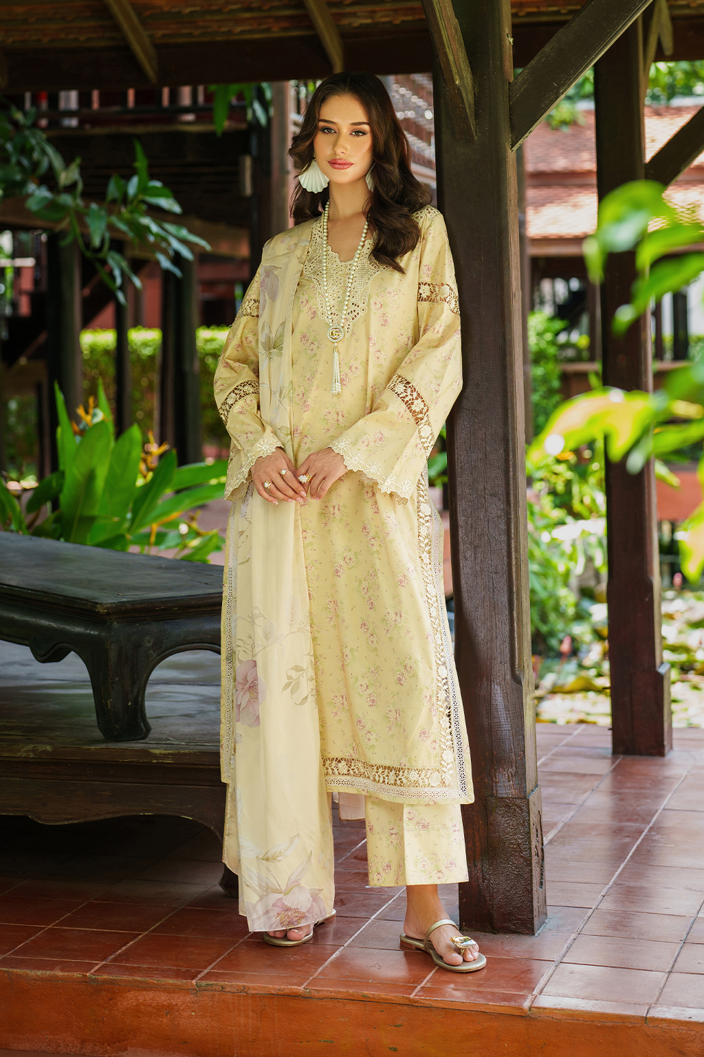 Iznik | lawn 26 | UE-497 - House Of Hania