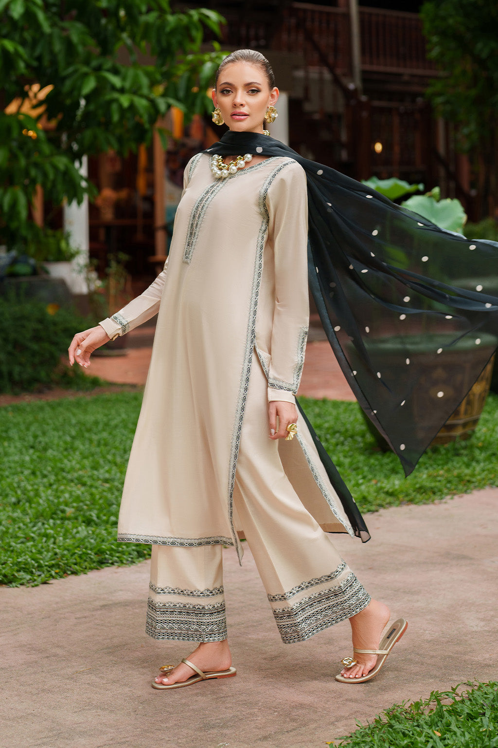 Iznik | lawn 26 | UE-515 - House Of Hania