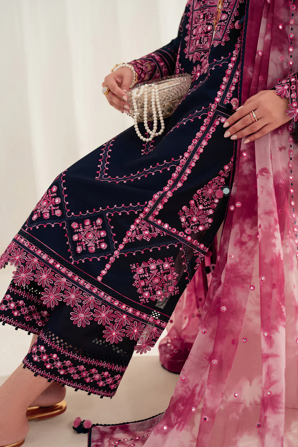 Jazmin | Iris EMBROIDERED LAWN IL'25-D01 - House Of Hania