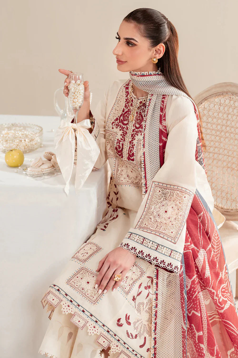 Jazmin | Iris EMBROIDERED LAWN IL'25-D02 - House Of Hania