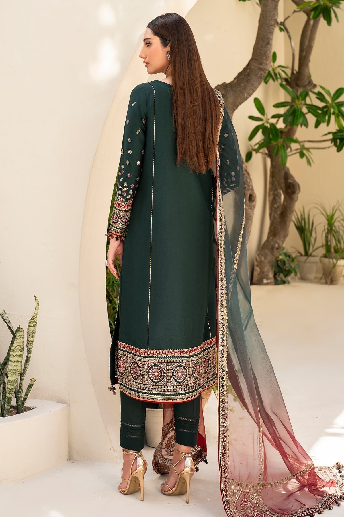 Jazmin | Irish Lawn SS 24 | D9 - House Of Hania