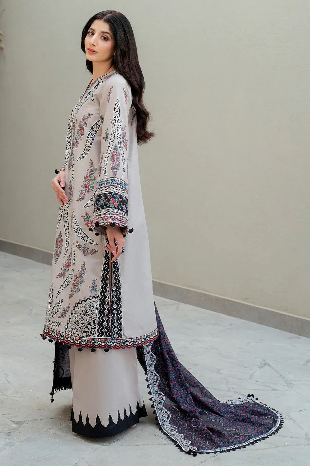 Jazmin | Shahkaar Luxury Lawn 25 | SL25-D7 - House Of Hania