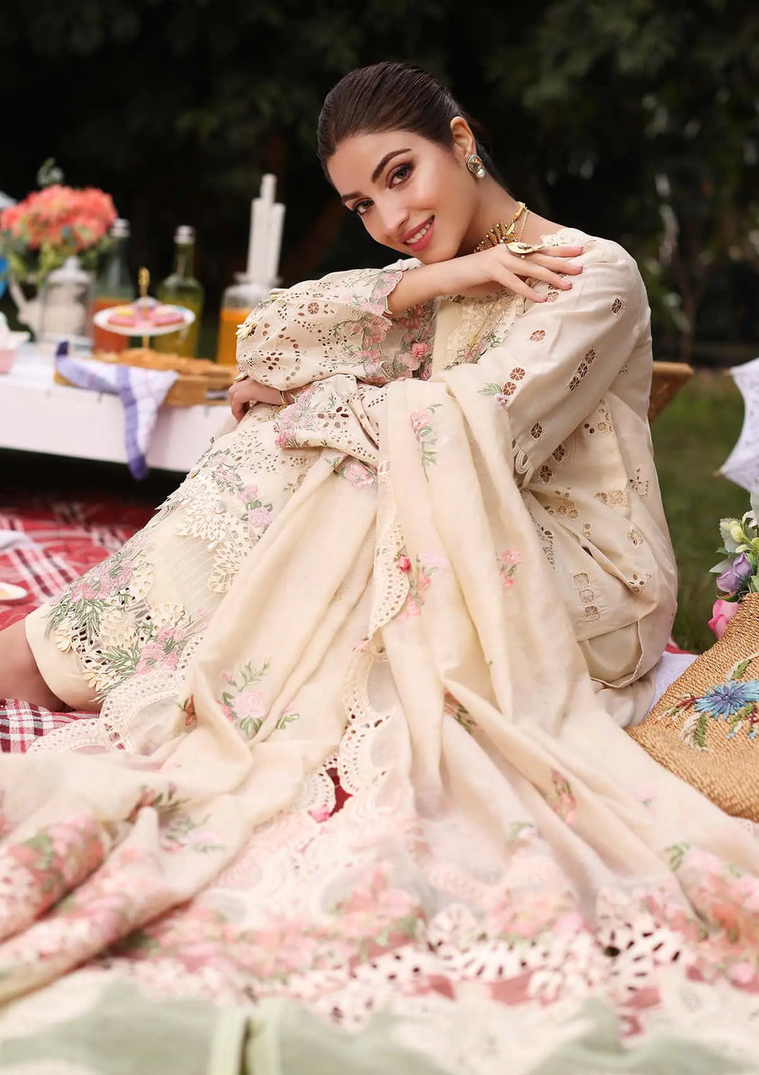 Kahf Premium | Festive Lawn 24 | KFL-07 SHIREEN - House Of Hania
