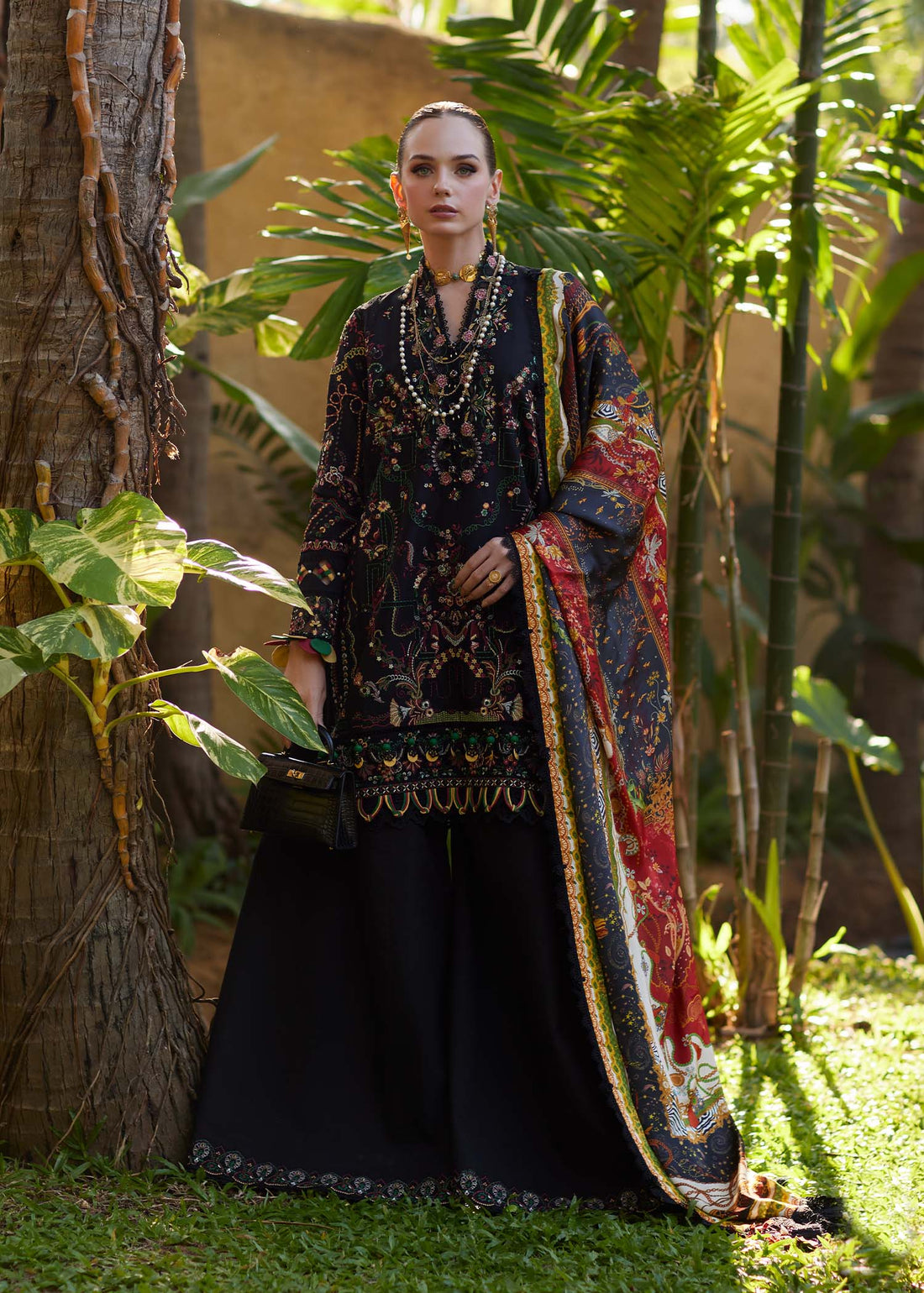 Kanwal Malik | Ariya Luxury Lawn'26 | Zaria - House Of Hania