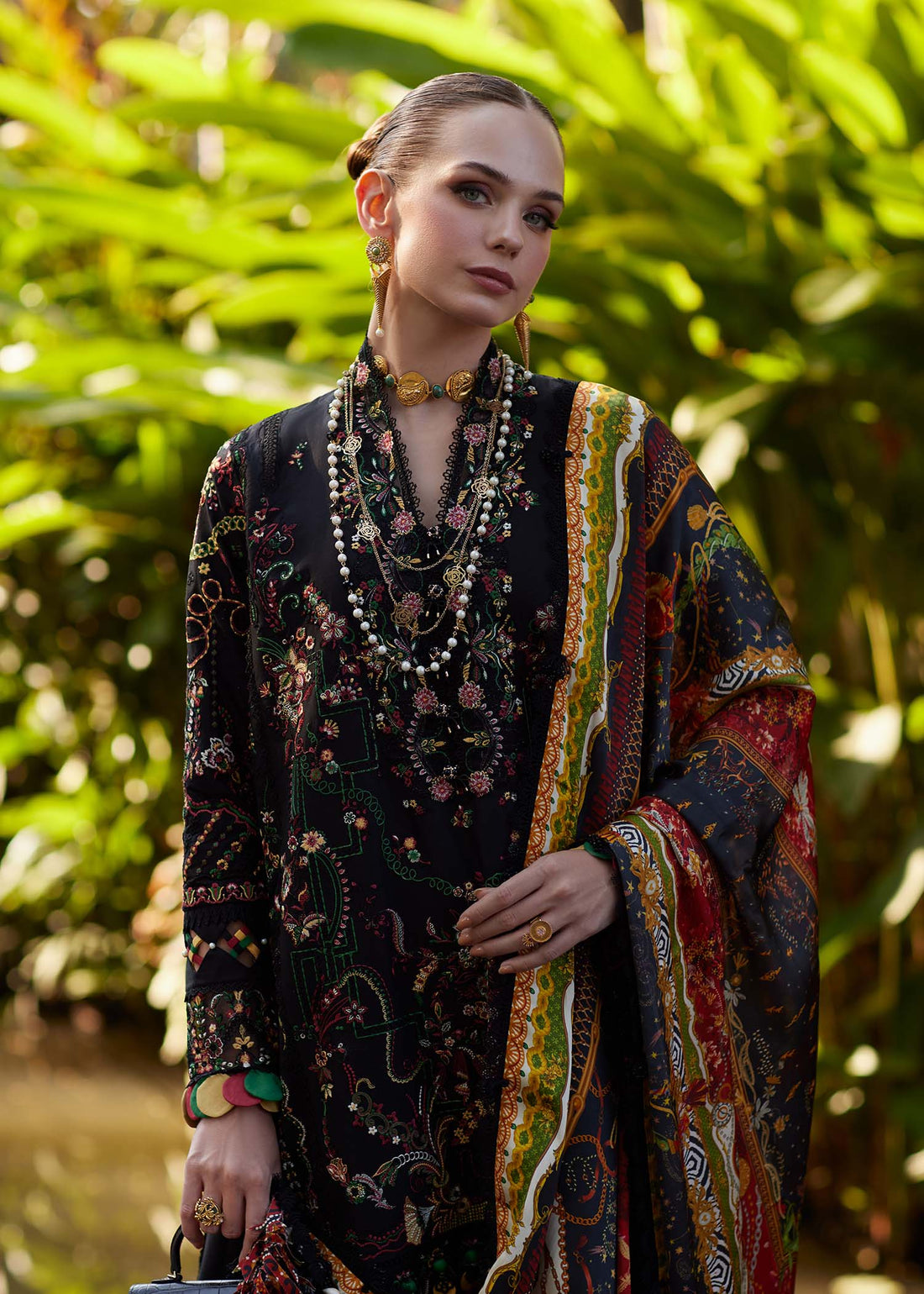 Kanwal Malik | Ariya Luxury Lawn'26 | Zaria - House Of Hania