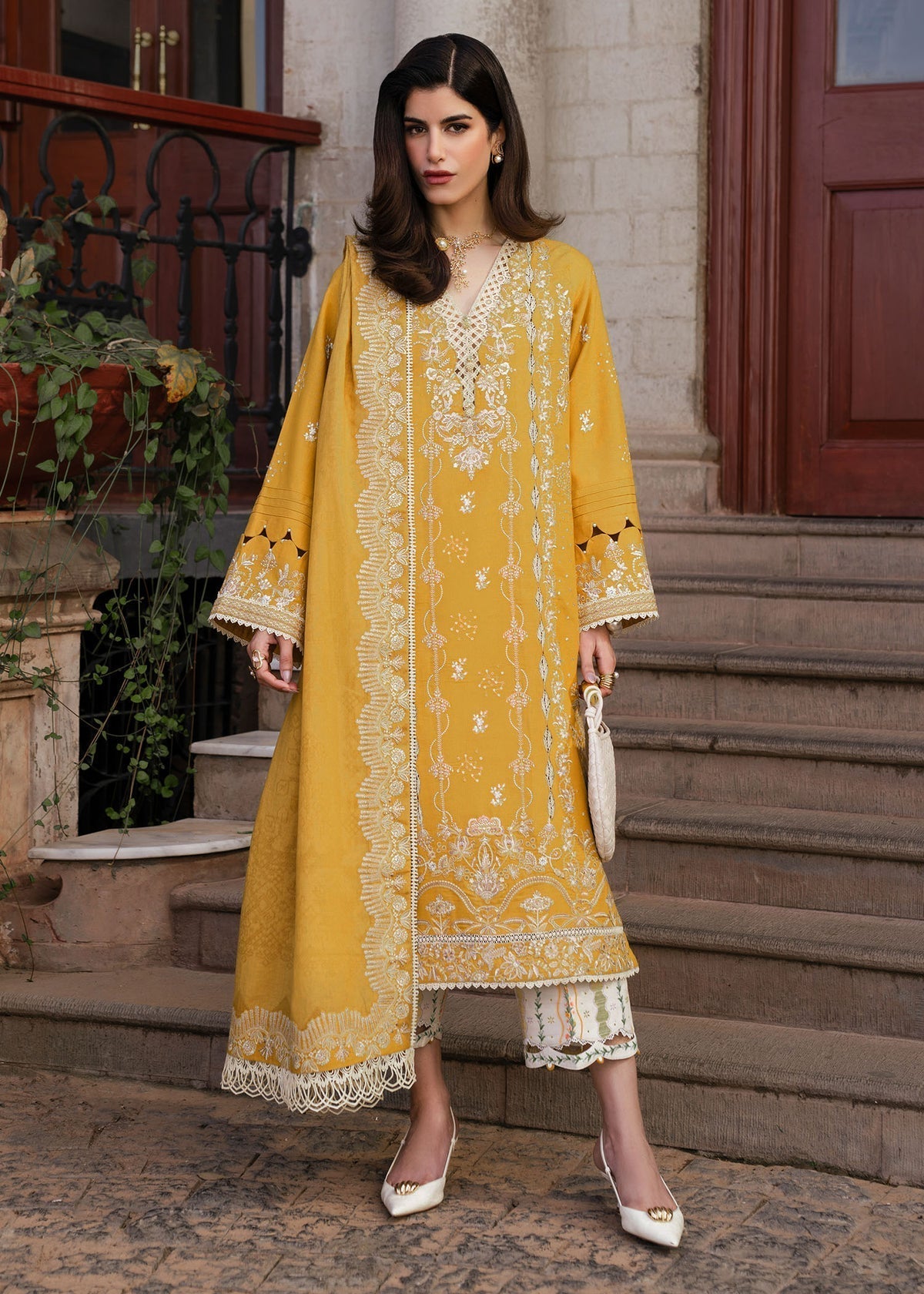Kanwal Malik | Gulana Winter 25 | Shireen - House Of Hania