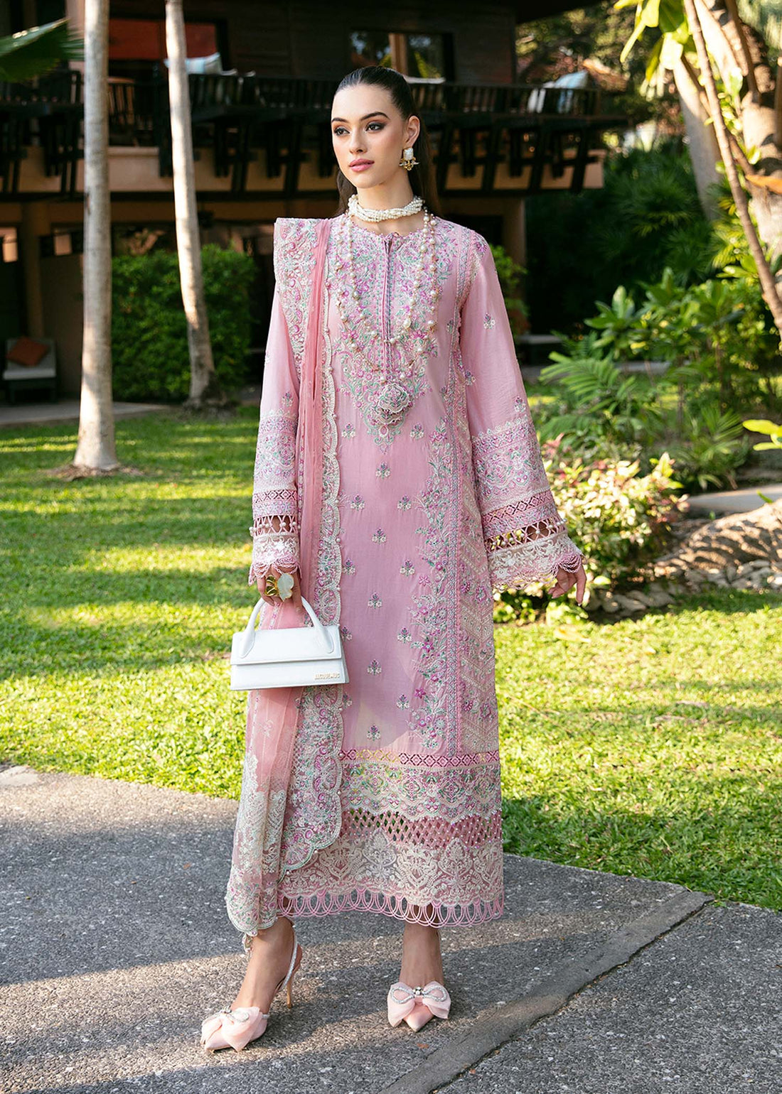 Kanwal Malik | Sareen Luxury Lawn 24 | Misty - House Of Hania