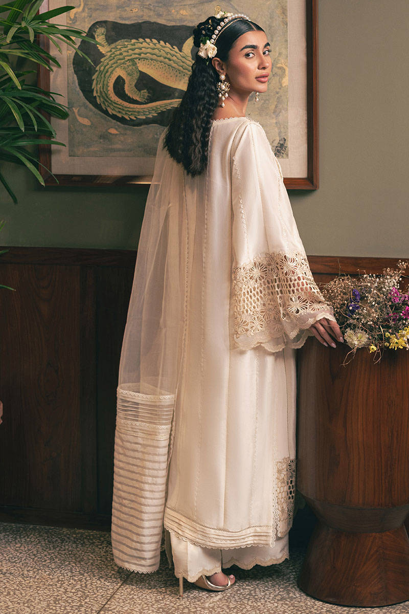 MNR | Chaye Coffee Luxury Pret | Snowy Whisper - House Of Hania