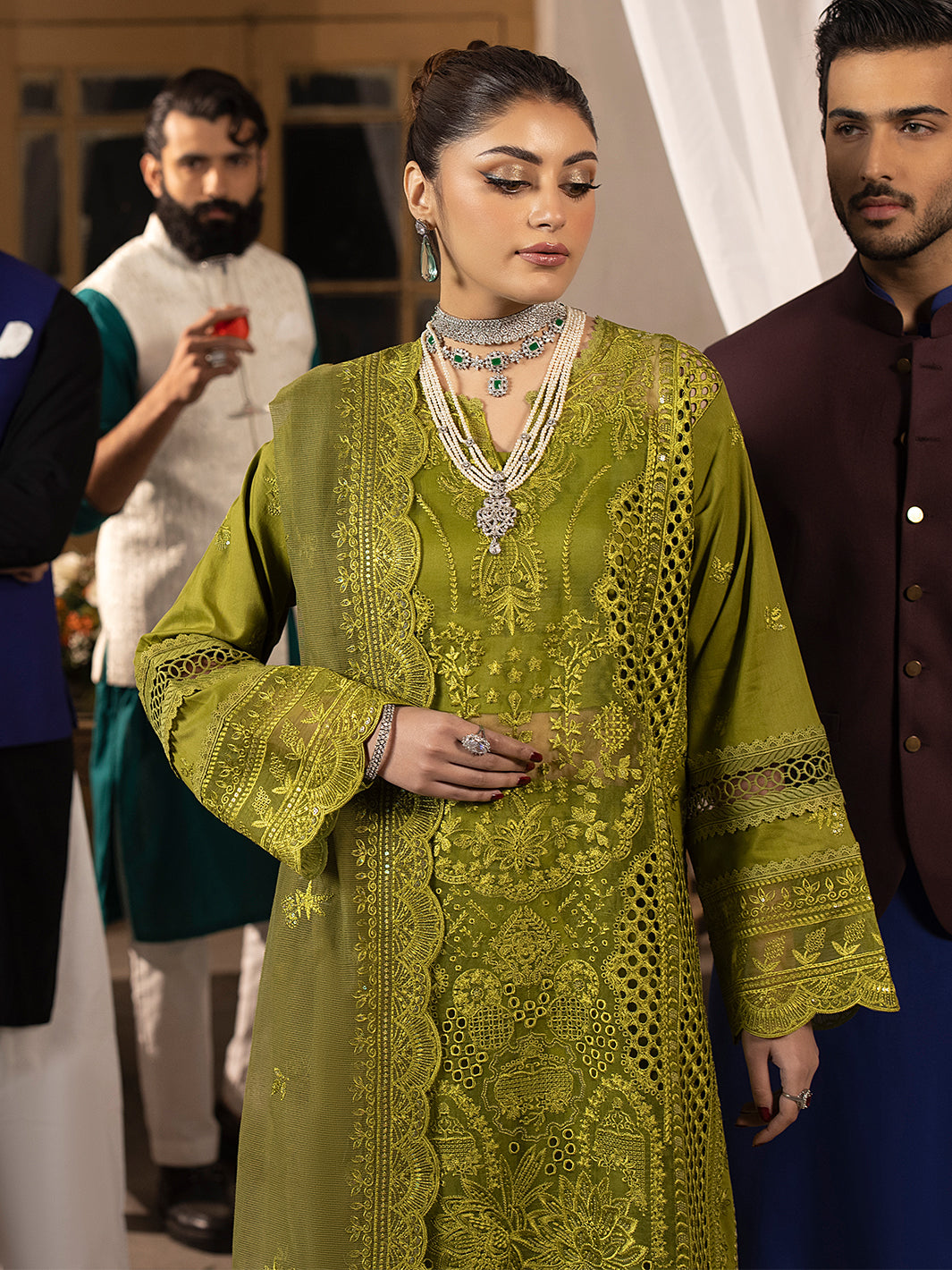 Mahnur | Mahrukh Luxury Lawn 24 | MALVA - House Of Hania