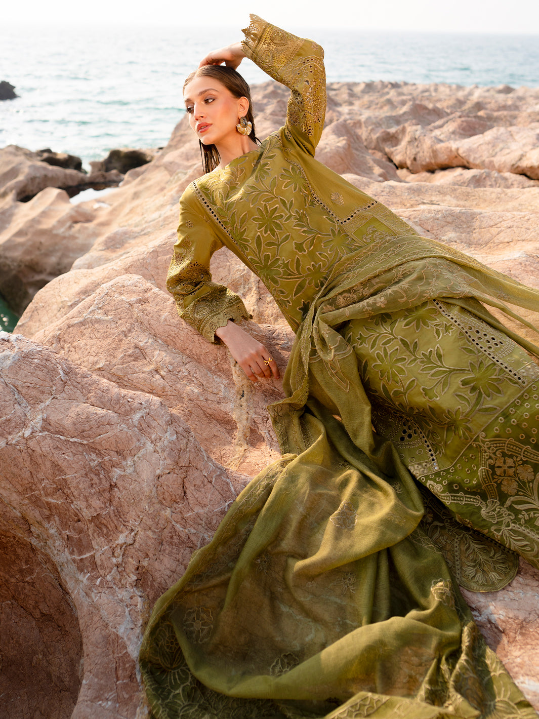 Mahnur | Sirena Luxury Lawn 25 | Adrienne - House Of Hania