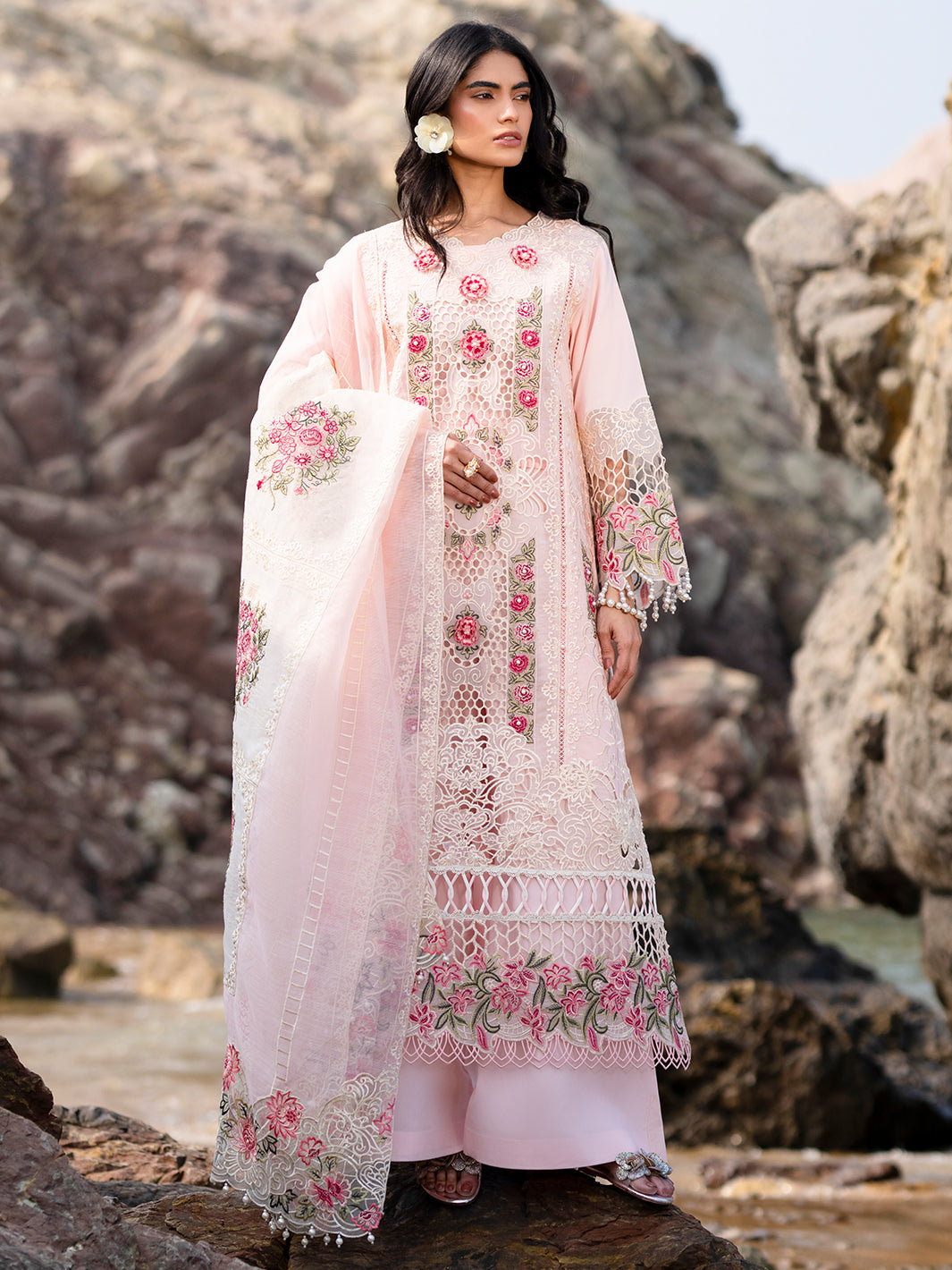 Mahnur | Sirena Luxury Lawn 25 | Azalea - House Of Hania