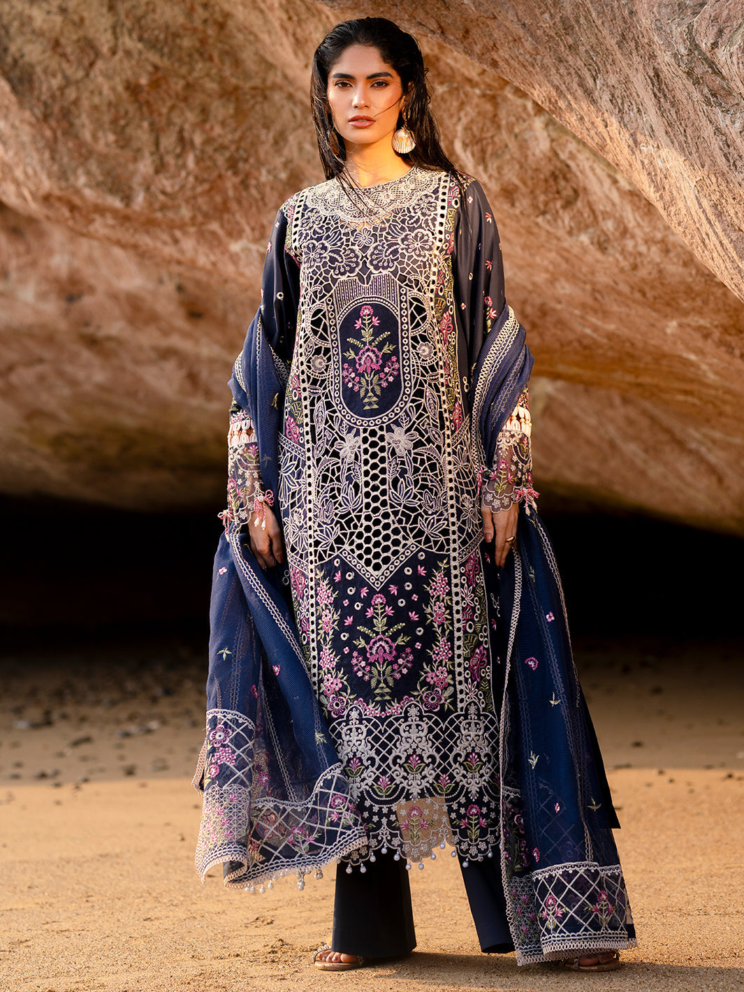 Mahnur | Sirena Luxury Lawn 25 | Derya - House Of Hania