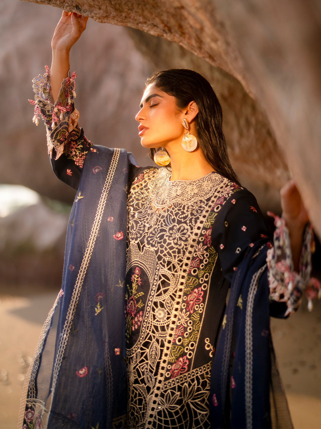 Mahnur | Sirena Luxury Lawn 25 | Derya - House Of Hania