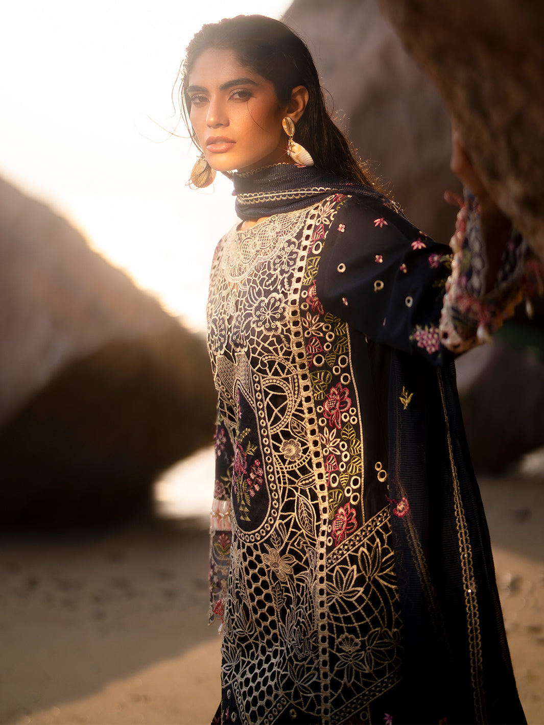 Mahnur | Sirena Luxury Lawn 25 | Derya - House Of Hania