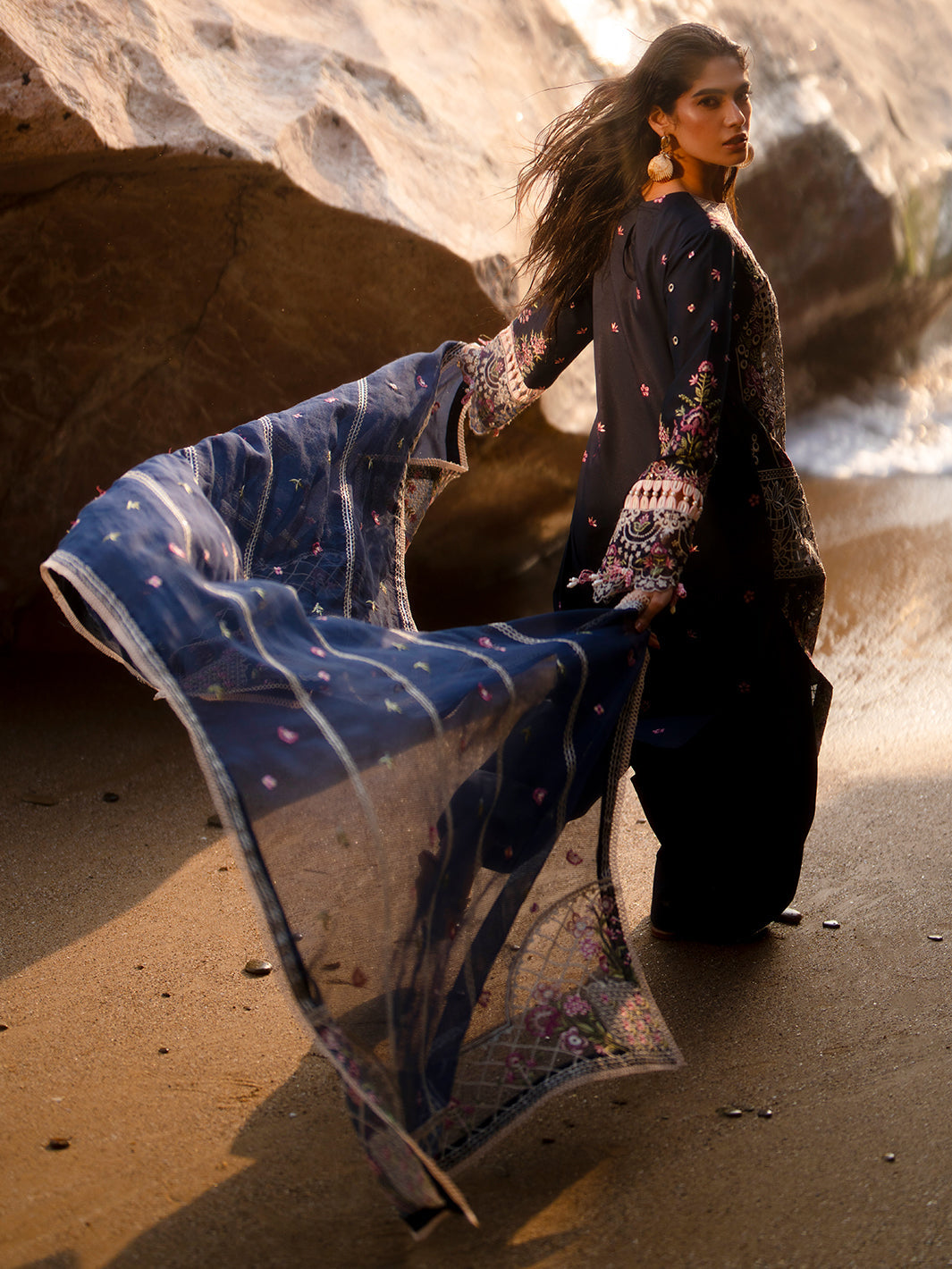 Mahnur | Sirena Luxury Lawn 25 | Derya - House Of Hania