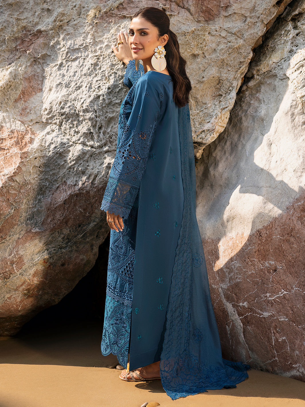 Mahnur | Sirena Luxury Lawn 25 | Iris - House Of Hania