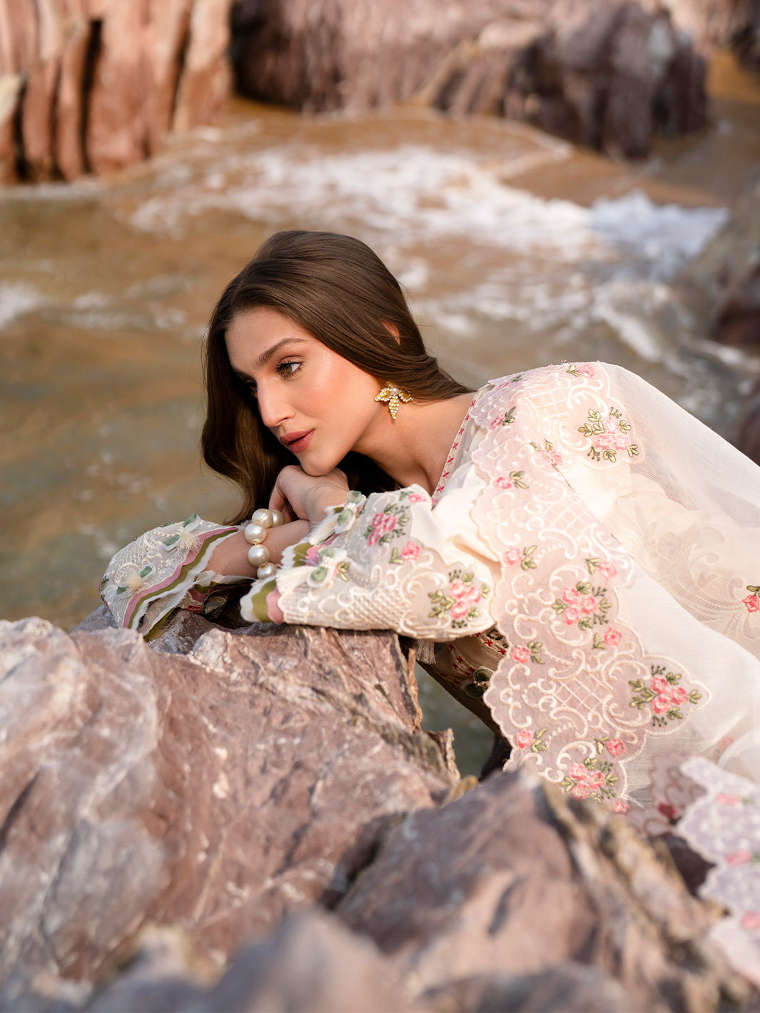 Mahnur | Sirena Luxury Lawn 25 | Wisteria - House Of Hania