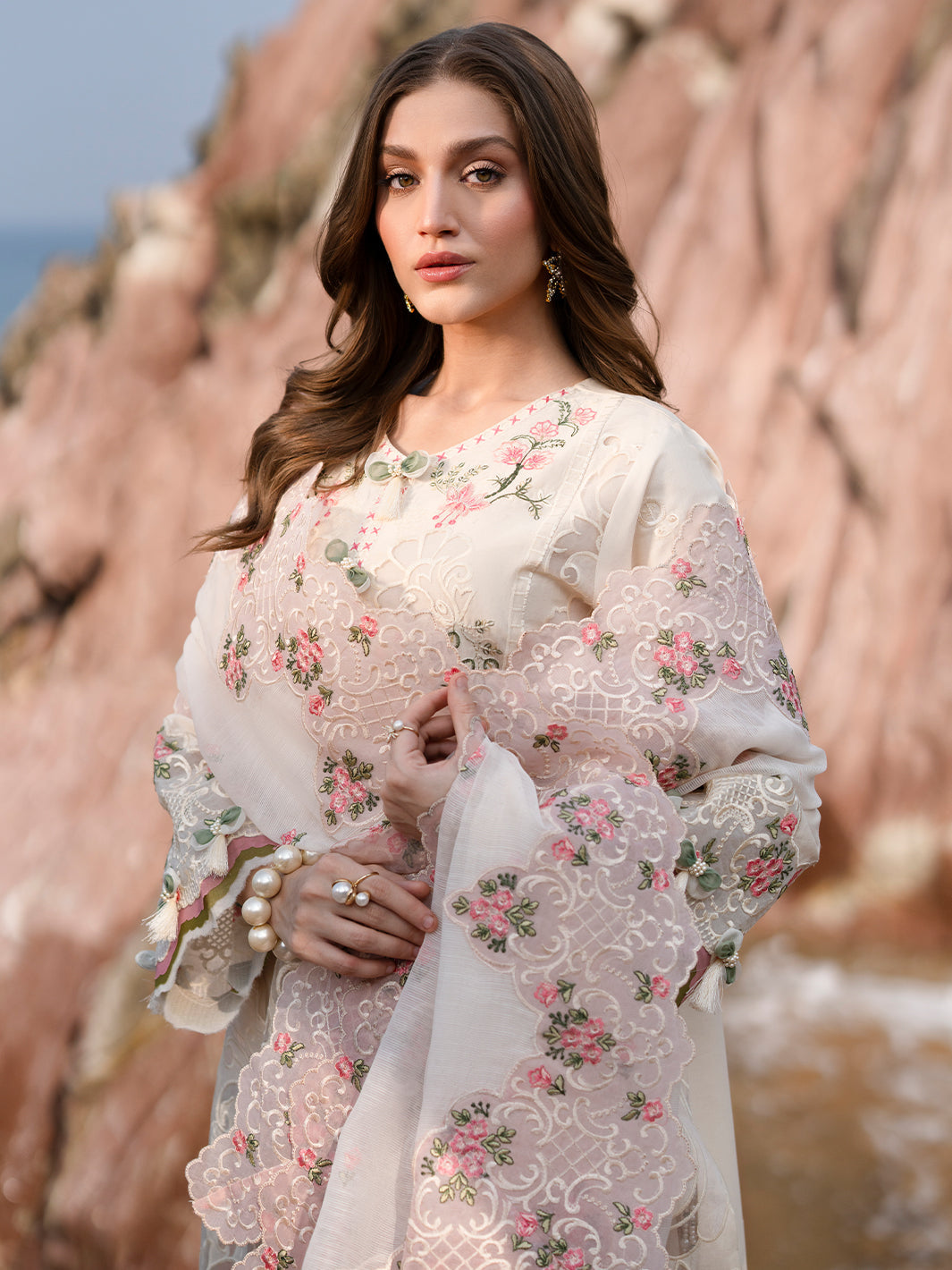 Mahnur | Sirena Luxury Lawn 25 | Wisteria - House Of Hania