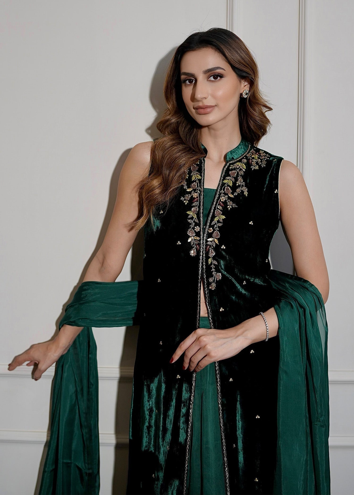 Mahum Asad | Voila Velvets | Emerald - House Of Hania