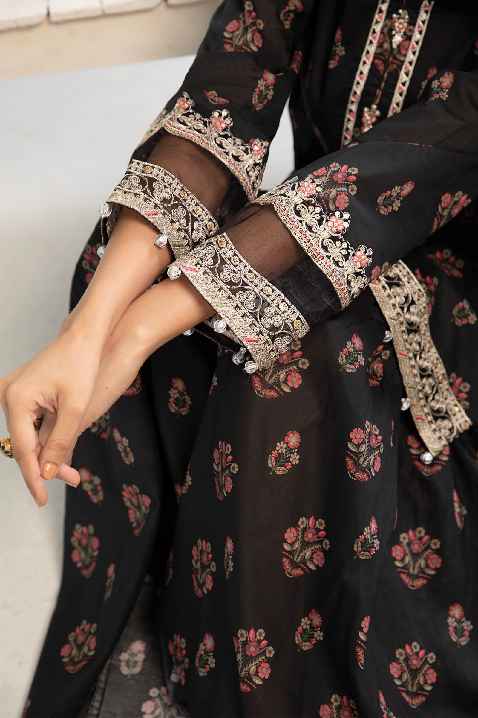 Maira B | Ready to Wear | DW-EA23-06R1 - House Of Hania