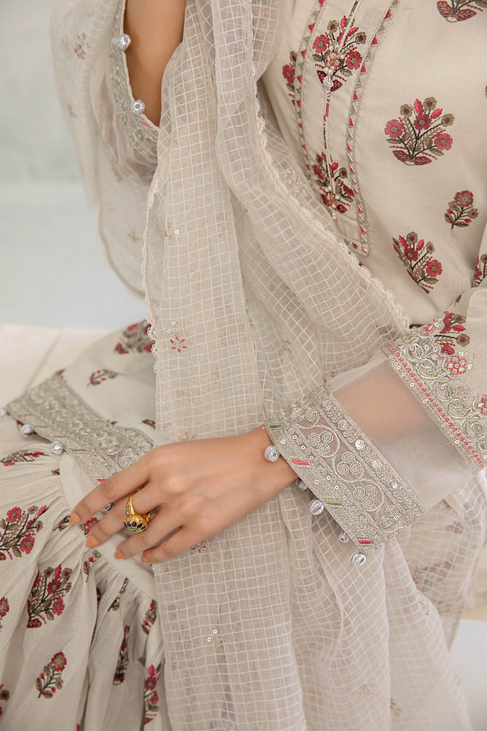 Maira B | Ready to Wear | DW-EA23-06R1 - House Of Hania