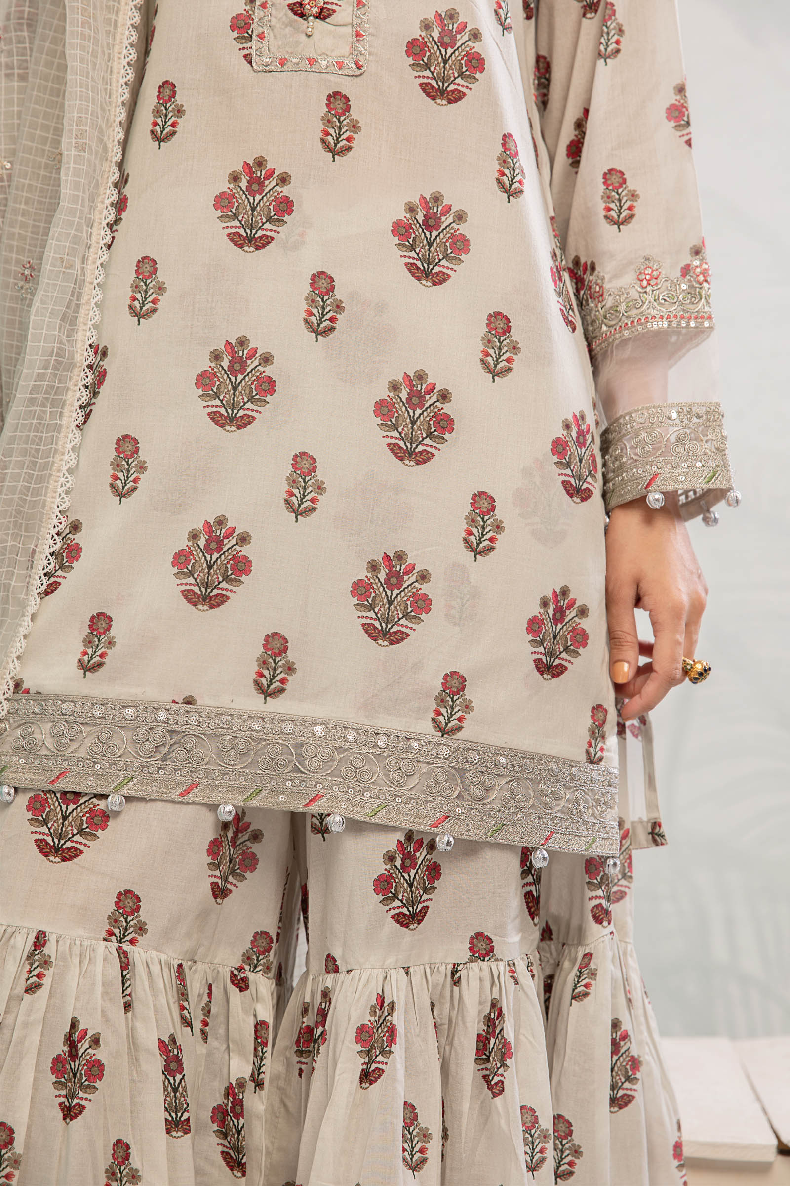 Maira B | Ready to Wear | DW-EA23-06R1 - House Of Hania