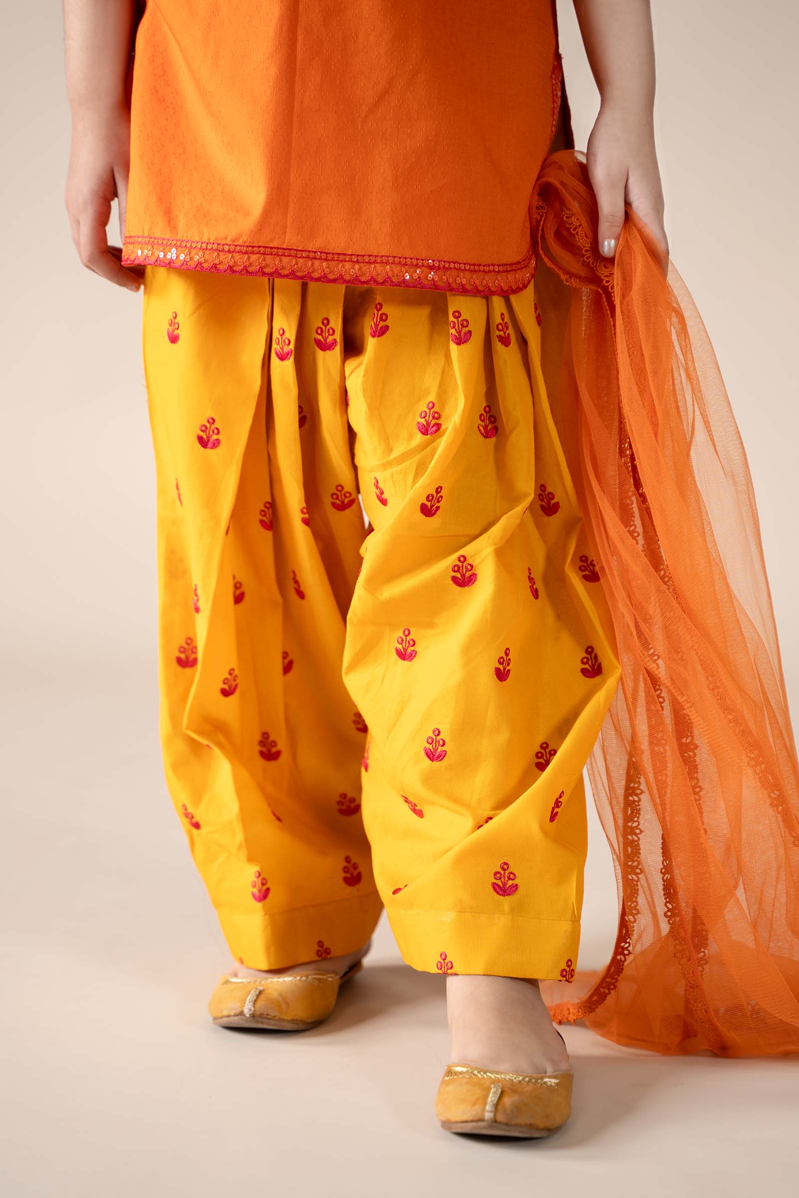 Maria B | 3 Piece Embroidered Dobby Lawn Suit | MKD-EF25-54 - House Of Hania