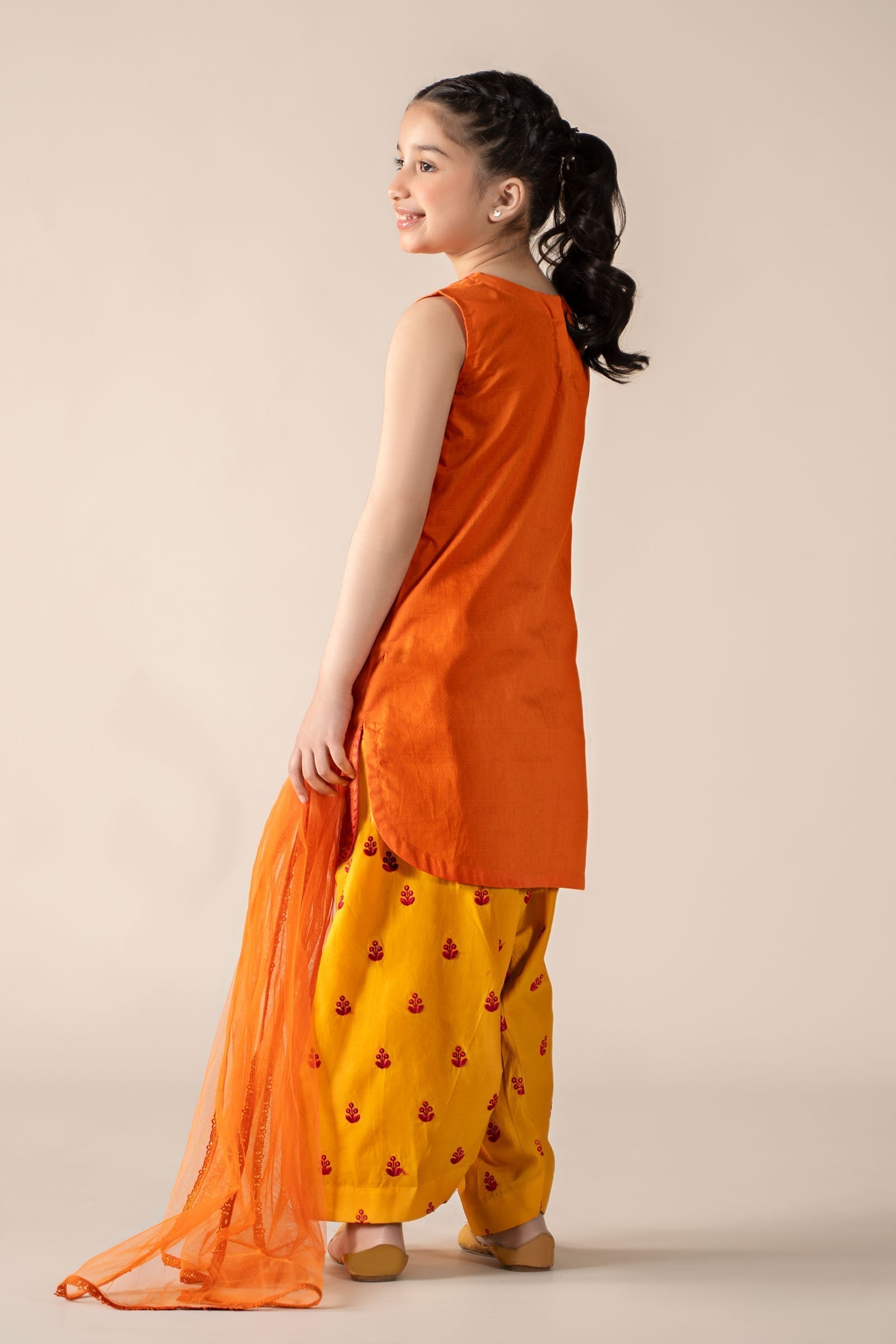 Maria B | 3 Piece Embroidered Dobby Lawn Suit | MKD-EF25-54 - House Of Hania
