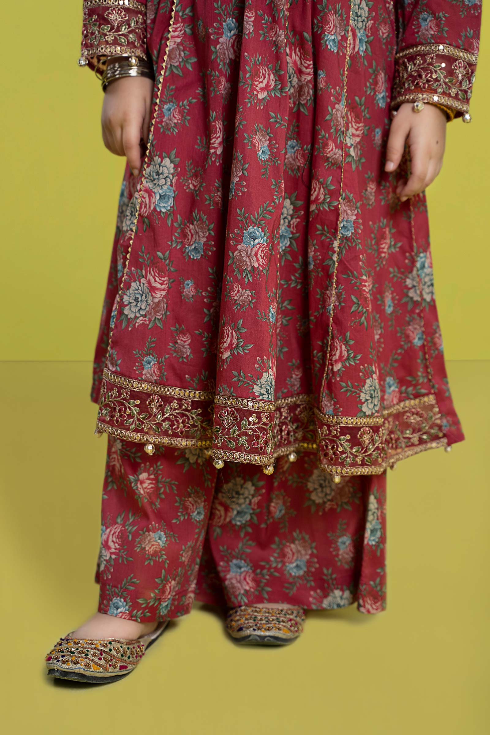 Maria B | 3 Piece Embroidered Lawn Suit | MKD-EF24-32 - House Of Hania